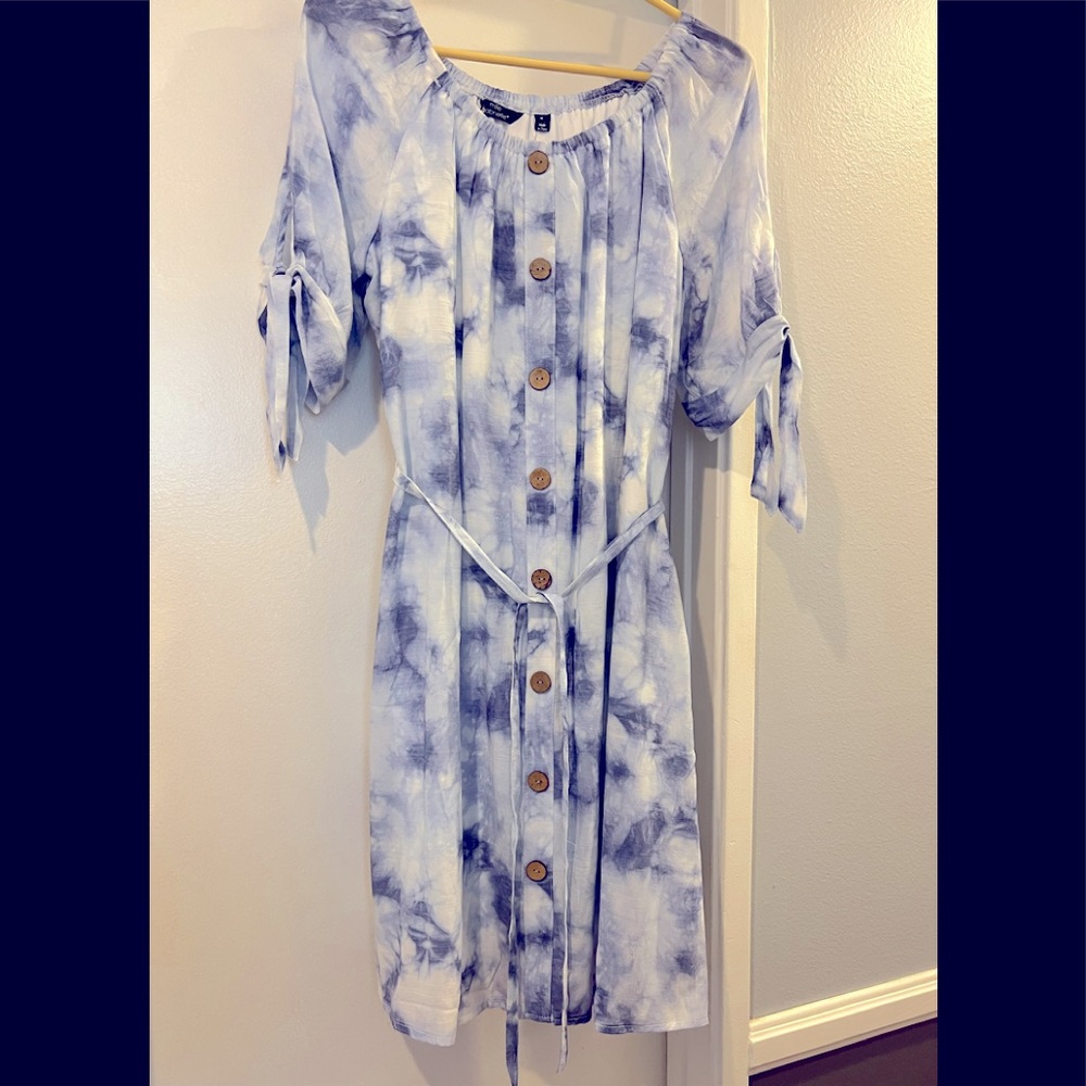 NWT BLUE/WHITE BUTTON DOWN DRESS SZ M